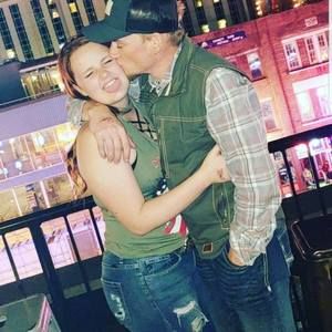 Meet your Posher, Dakota